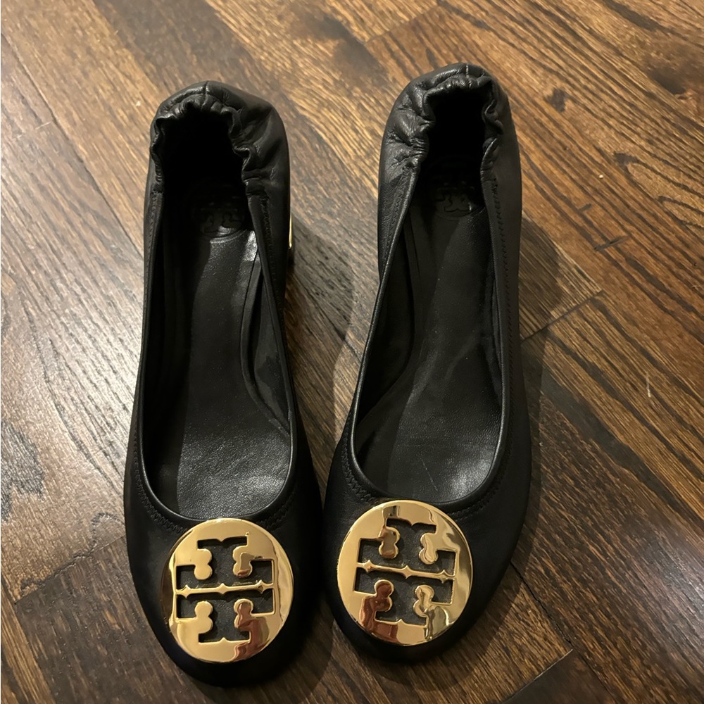 Tory Burch heels in size 6. Black leather with minimal wear.